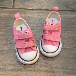 Pink converse all stars